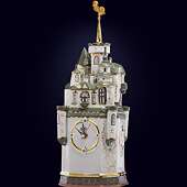 Часы «Замок» из фарфора с позолотой и надглазурной росписью
